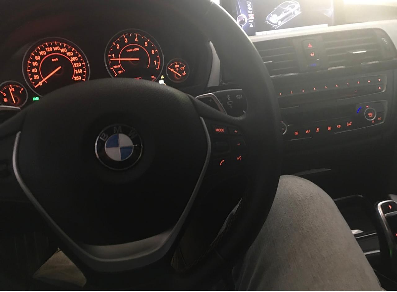 Tablero de un BMW, diagnóstico electrónico