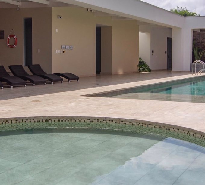 Piscina y detalles de terminación — imagen 25